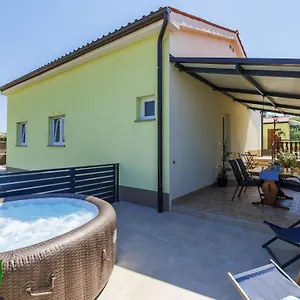 Branka By Interhome Ferienhaus Štinjan